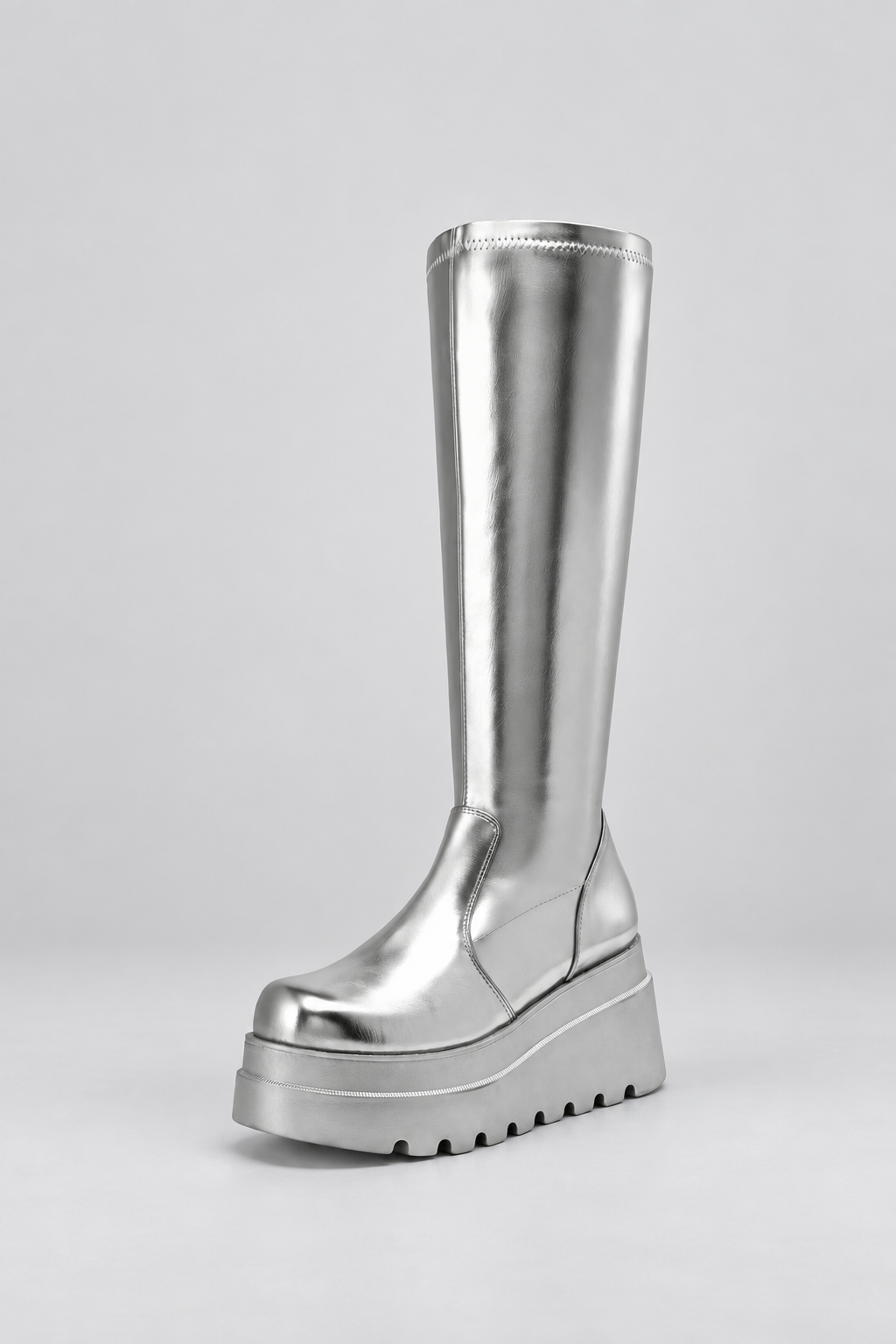 Silberne Plateau-Stiefel mit Keilabsatz