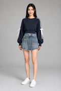 Color: Dunkelblau | Kurzes Sweatshirt mit Schleifen-Details, photo 3