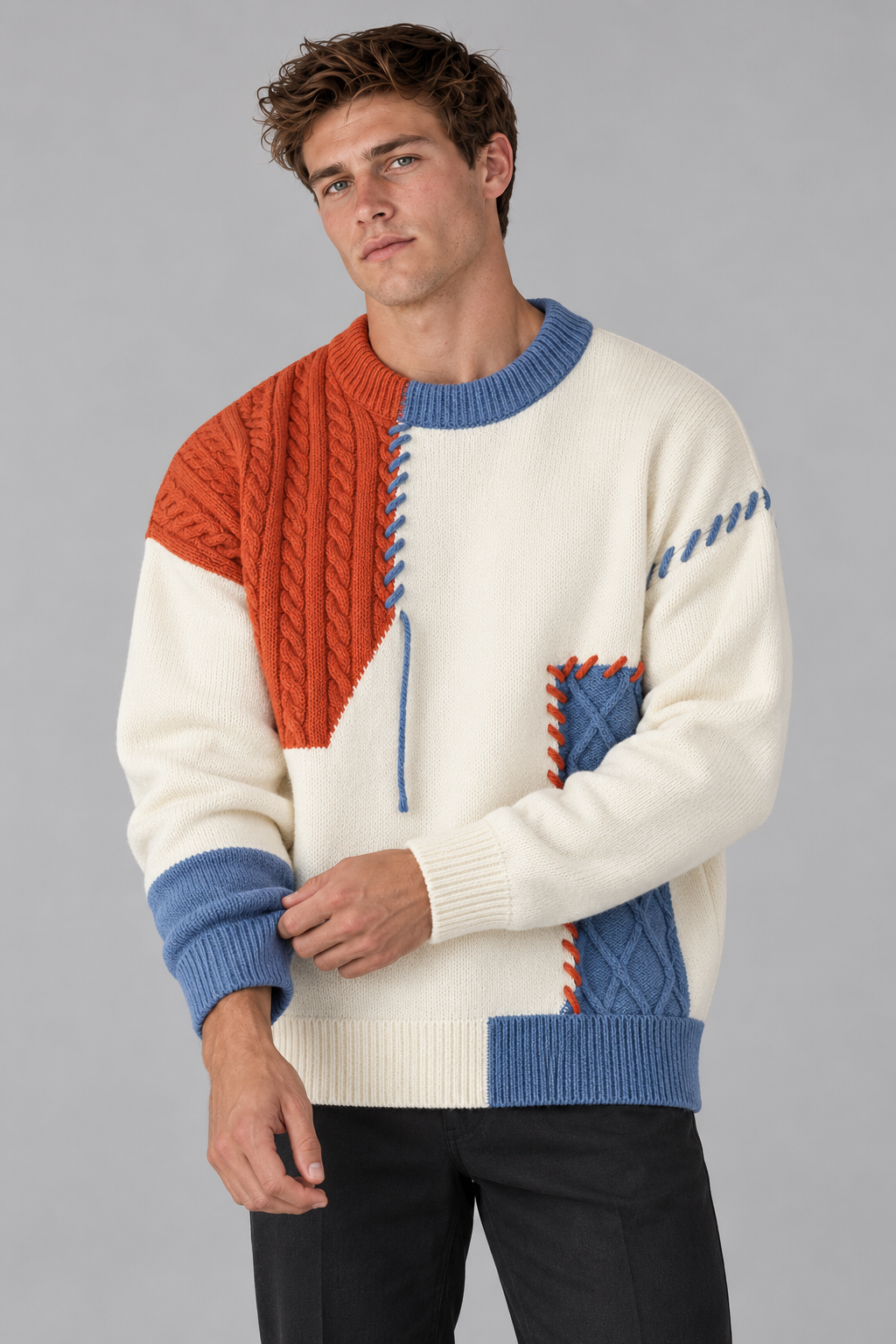Color: Blue accent | Oversize Strickpullover mit Patchwork- und Zopfmuster – Ansicht 2