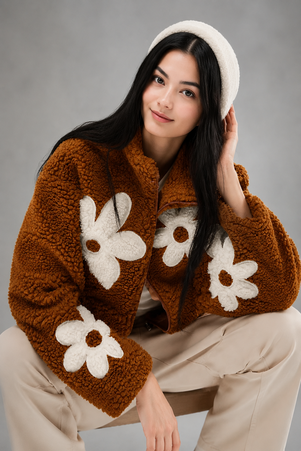 Color: Braun | Elara | Teddy-Jacke mit Blumen-Details, photo 1