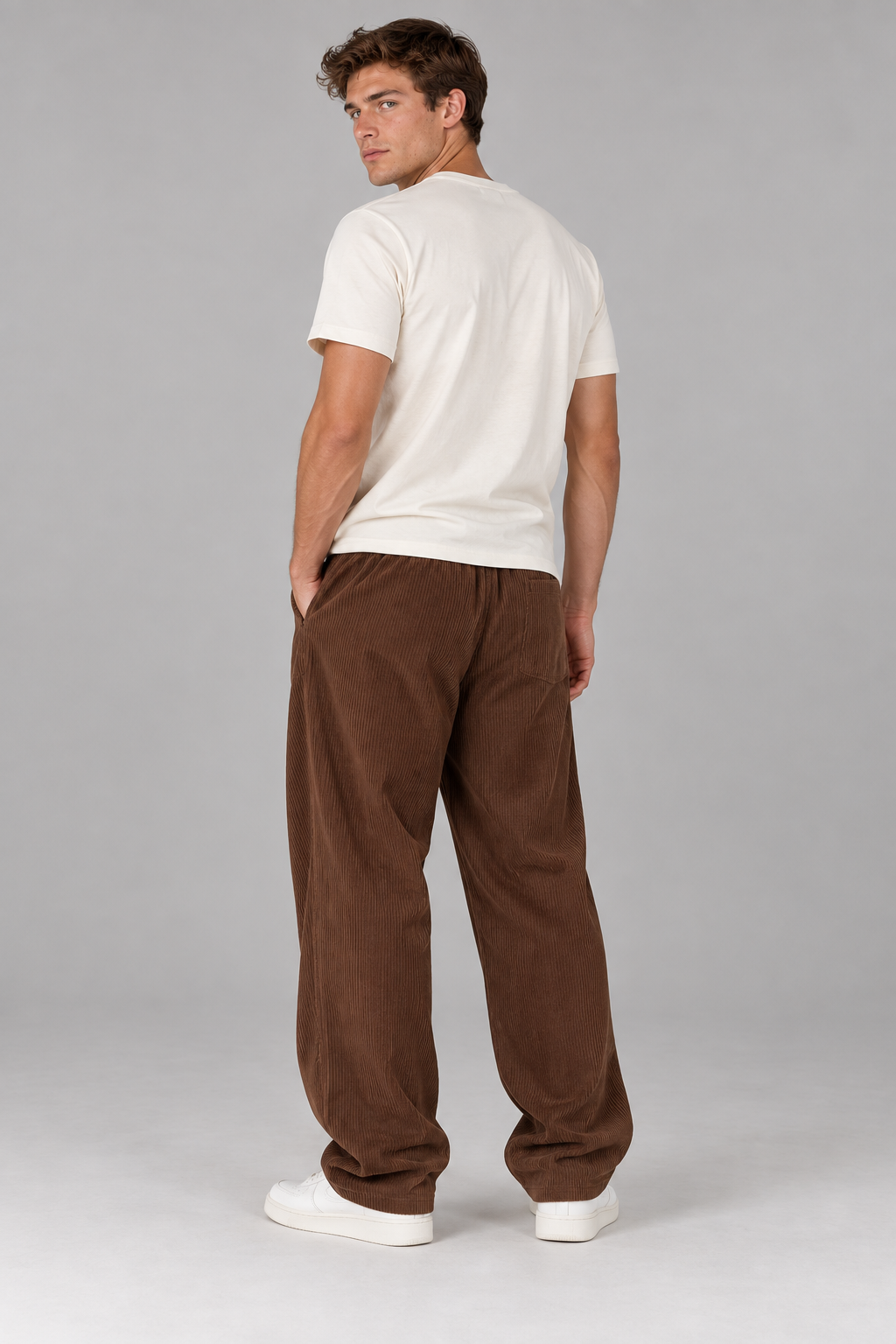 Color: Dark Brown | Herren Cordhose mit weitem Bein und Kordelzug – Ansicht 2