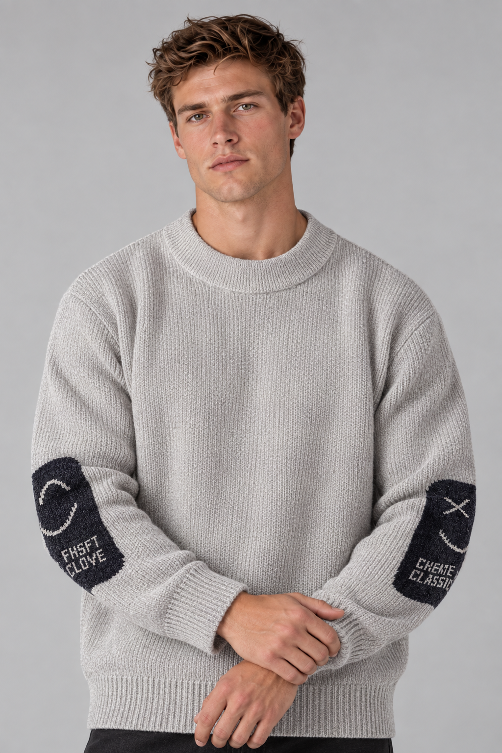 Color: Light Gray | Gefütterter Herren Strickpullover mit Smiley-Details – Ansicht 1