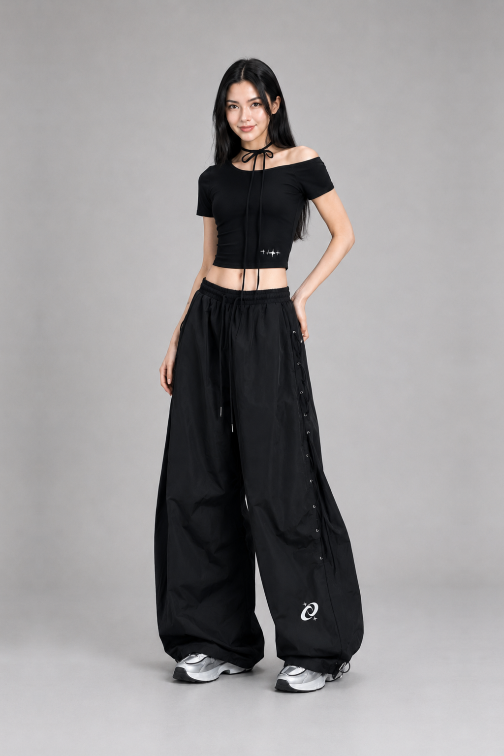 Color: Black | Damen Wide-Leg Parachute-Hose mit Schnürdetails, photo 3