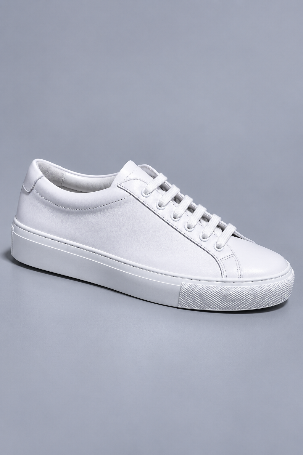 Minimalistische Leder-Sneaker in Weiß