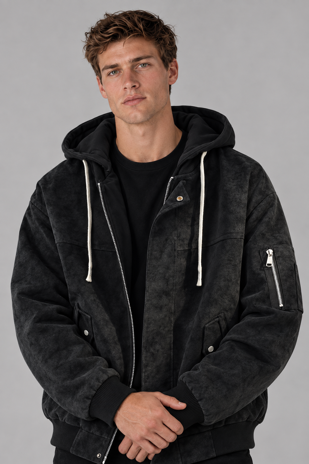 Color: Black | Oversize Jacke in Wildlederoptik mit Kapuze – Ansicht 1