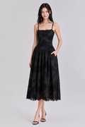 Schwarzes Midi-Sommerkleid aus Baumwolle mit Spitze und Lochstickerei