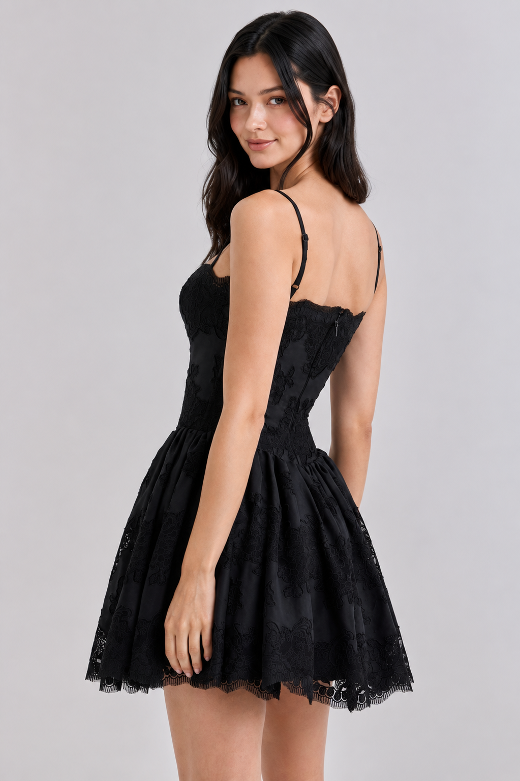 Color: Black | Schwarzes Mini-Kleid aus Baumwolle mit Spitze und Lochstickerei, photo 5