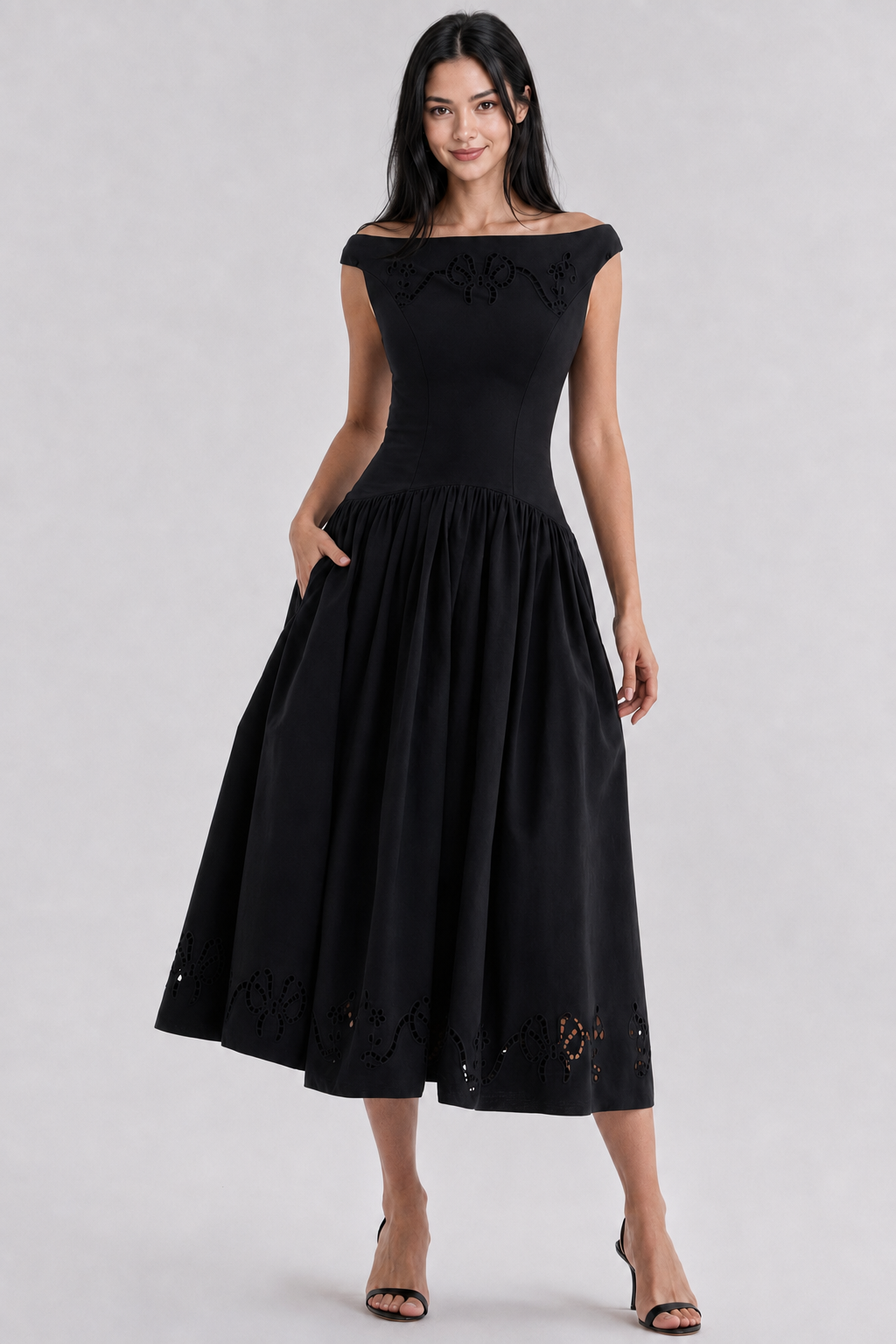 Schwarzes Baumwoll-Maxikleid mit Broderie Anglaise und U-Boot-Ausschnitt