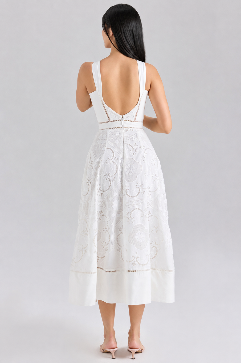 Weißes Midikleid aus Stretch-Baumwolle mit Lochstickerei