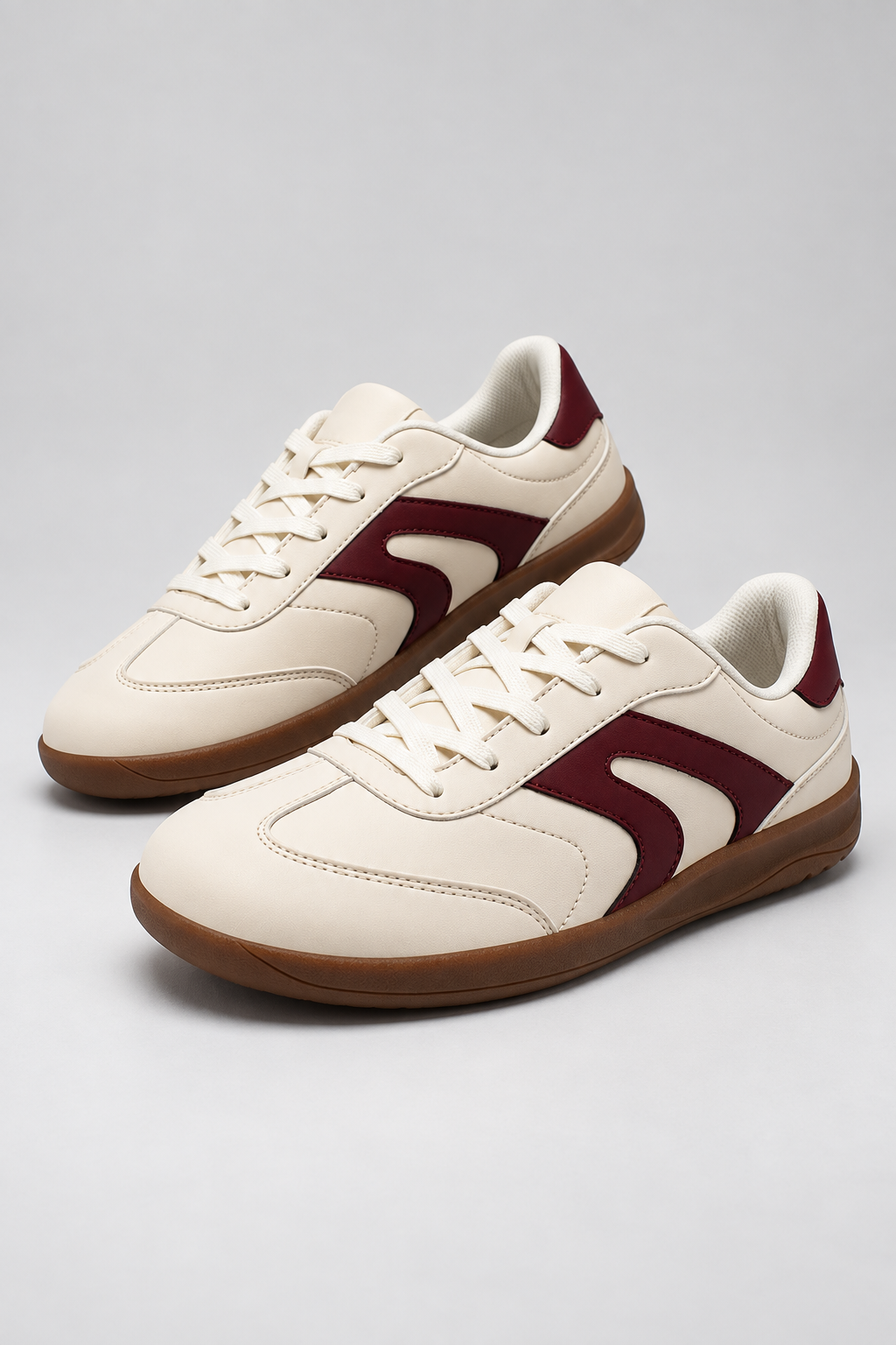 Retro-Sneaker mit breiter Zehenbox