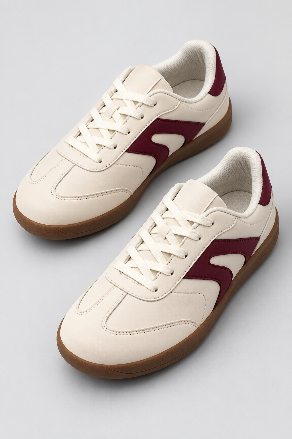 Retro-Sneaker mit breiter Zehenbox