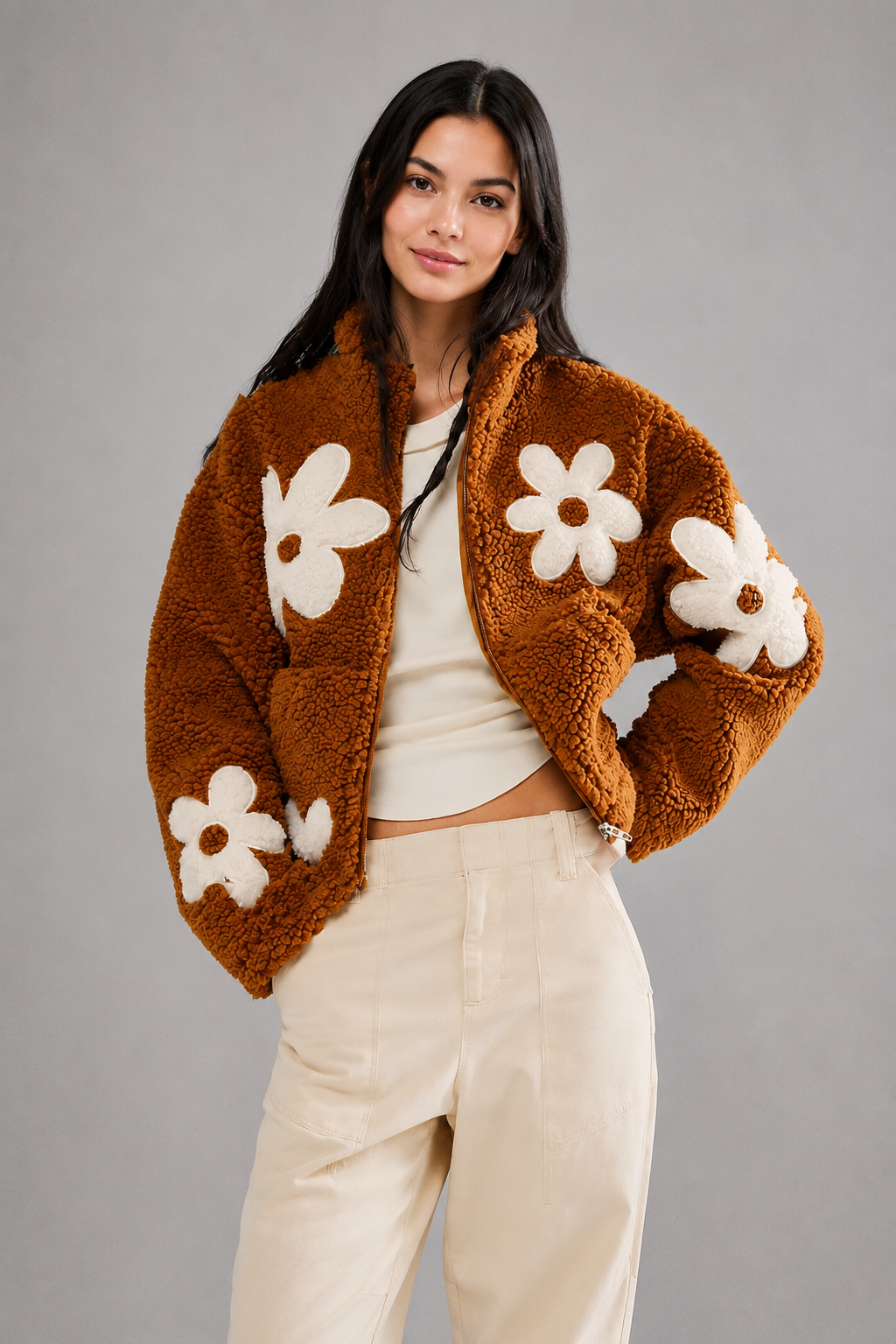 Color: Braun | Elara | Teddy-Jacke mit Blumen-Details, photo 2